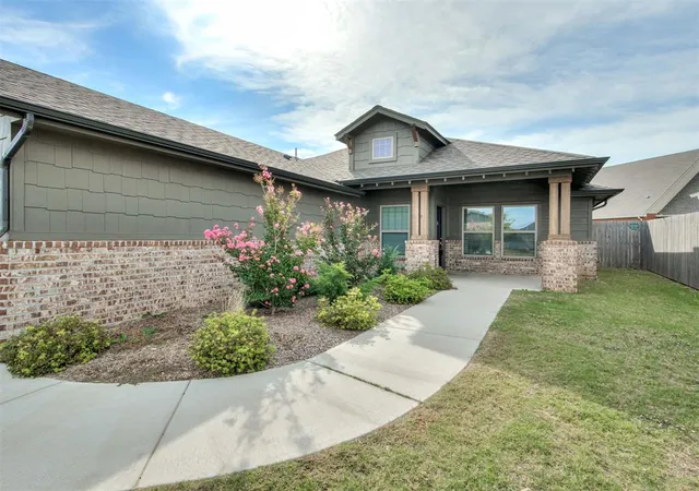 Photo 1 of Single family home for sale at 10524 NW 32nd Street, Yukon, OK 73099 | MLS# 1255371 | Listing updated on 2026-10-31