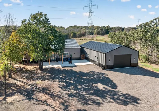 Photo 2 of Single family home for sale at 18702 Red Oak Ln, Newalla, OK 74857 | MLS# 1255382 | Listing updated on 2026-10-27