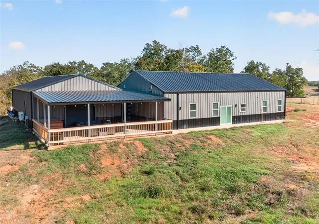 Photo 4 of Single family home for sale at 18702 Red Oak Ln, Newalla, OK 74857 | MLS# 1255382 | Listing updated on 2026-10-27