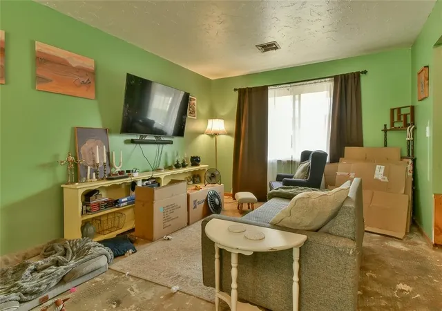 Photo 4 of Single family home for sale at 405 Vickie Dr, Oklahoma City, OK 73115 | MLS# 1255391 | Listing updated on 2026-10-29