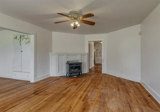 Photo 3 of Single family home for sale at 1827 S 20th Street, Chickasha, OK 73018 | MLS# 1255399 | Listing updated on 2026-10-28