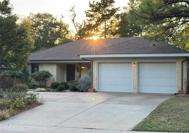 Single family home for sale at 1632 S Berry Rd, Norman, OK 73072 | MLS# 1255412
