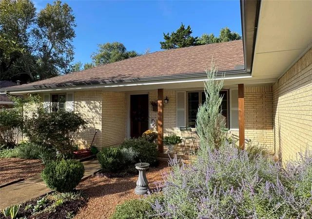 Photo 2 of Single family home for sale at 1632 S Berry Rd, Norman, OK 73072 | MLS# 1255412 | Listing updated on 2026-10-29