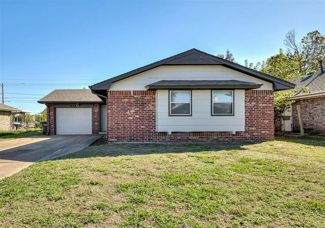 Single family home for sale at 3924 Bismarc Dr, Del City, OK 73115 | MLS# 1255420
