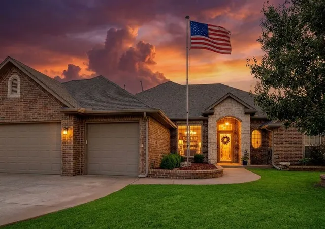 Single family home for sale at 8616 NW 113th Court, Oklahoma City, OK 73162 | MLS# 1255423