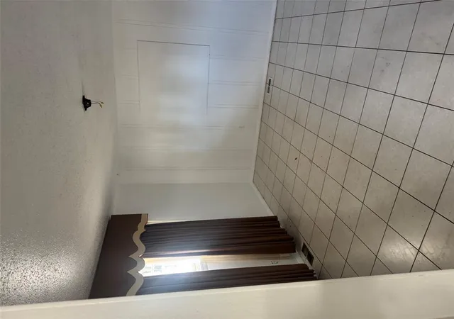 Photo 2 of Sale Pending at 6905 S Shartel St, Oklahoma City, OK 73139 | MLS# 1255427 | Listing updated on 2026-10-29