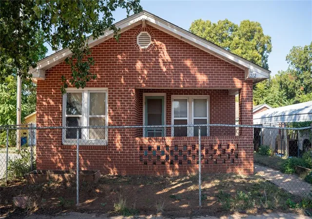Photo 1 of Single family home for sale at 424 S Husband St, Stillwater, OK 74074 | MLS# 1255432 | Listing updated on 2026-10-29