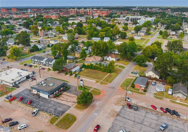 Photo 3 of Single family home for sale at 424 S Husband St, Stillwater, OK 74074 | MLS# 1255432 | Listing updated on 2026-10-29