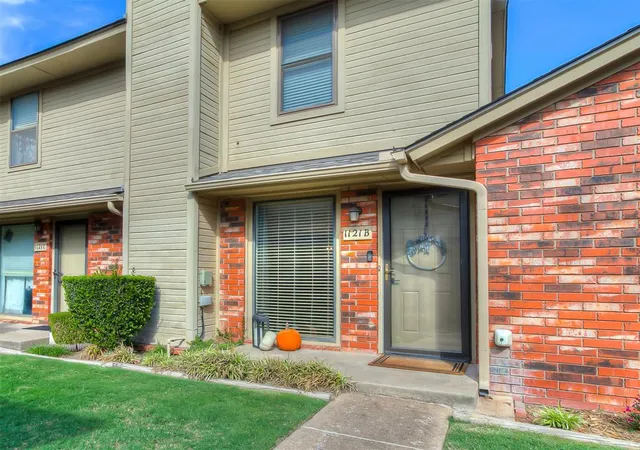 Photo 1 of Townhouse for sale at 1121 Sequoyah St #B, Edmond, OK 73003 | MLS# 1255449 | Listing updated on 2026-10-28