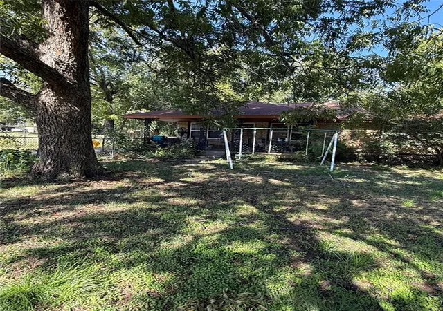 Photo 3 of Single family home for sale at 5017 Nw 16th Street, Oklahoma City, OK 73127 | MLS# 1255491 | Listing updated on 2026-10-28