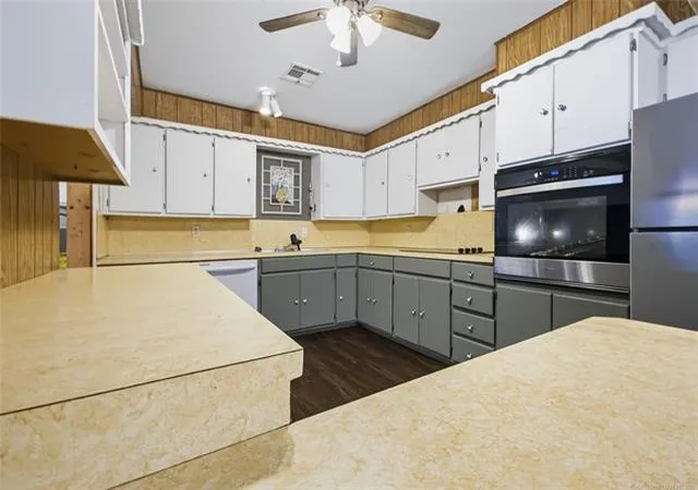 Photo 3 of Single family home for sale at 609 N Hyden St, Stratford, OK 74872 | MLS# 1255502 | Listing updated on 2026-10-26