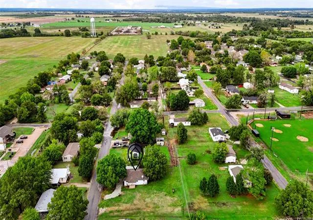 Photo 4 of Single family home for sale at 609 N Hyden St, Stratford, OK 74872 | MLS# 1255502 | Listing updated on 2026-10-26