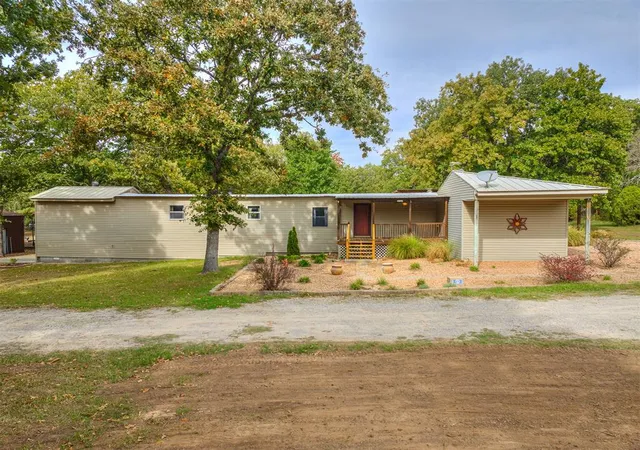Single family home for sale at 12 Whispering Oaks Dr, McLoud, OK 74851 | MLS# 1255504