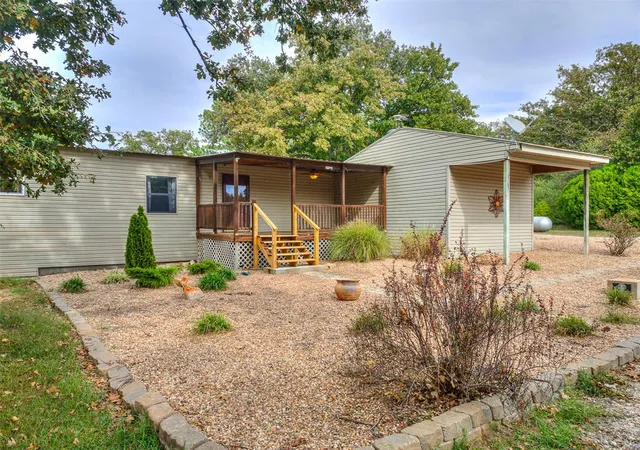 Photo 3 of Single family home for sale at 12 Whispering Oaks Dr, Mc Loud, OK 74851 | MLS# 1255504 | Listing updated on 2026-10-29