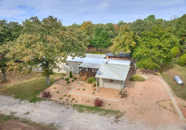 Photo 3 of Single family home for sale at 12 Whispering Oaks Dr, Mc Loud, OK 74851 | MLS# 1255504 | Listing updated on 2026-10-29