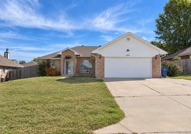 Single family home for sale at 1804 N Shawnee Trl, Choctaw, OK 73020 | MLS# 1255534