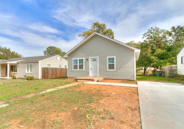 Single family home for sale at 1605 S 13th Street, Chickasha, OK 73018 | MLS# 1255540