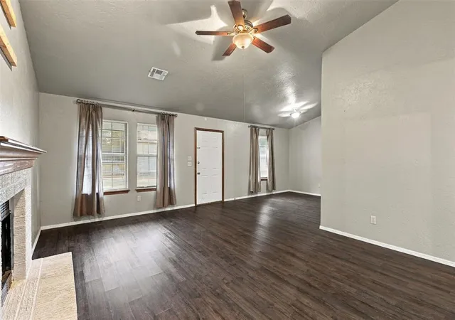 Photo 3 of Single family home for sale at 824 N Hawks Nest Dr, Norman, OK 73072 | MLS# 1255545 | Listing updated on 2026-10-29