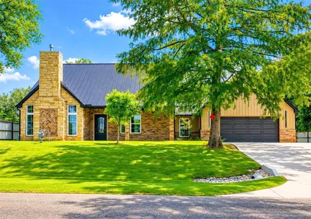 Single family home for sale at 2925 N Choctaw Rd, Choctaw, OK 73020 | MLS# 1255551