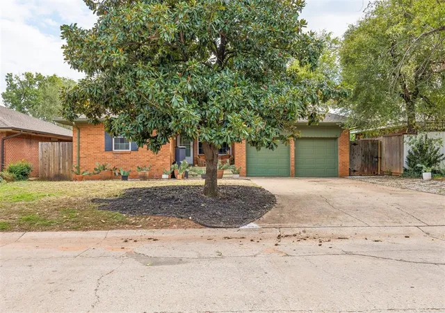 Photo 3 of Single family home for sale at 216 E 14th Street, Edmond, OK 73034 | MLS# 1255555 | Listing updated on 2026-10-29