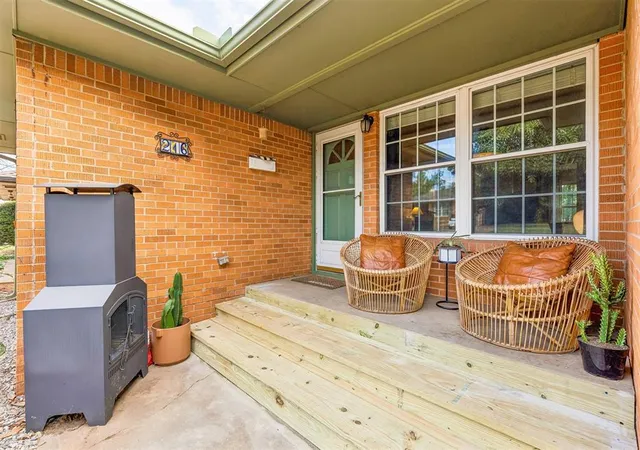 Photo 4 of Single family home for sale at 216 E 14th Street, Edmond, OK 73034 | MLS# 1255555 | Listing updated on 2026-10-29
