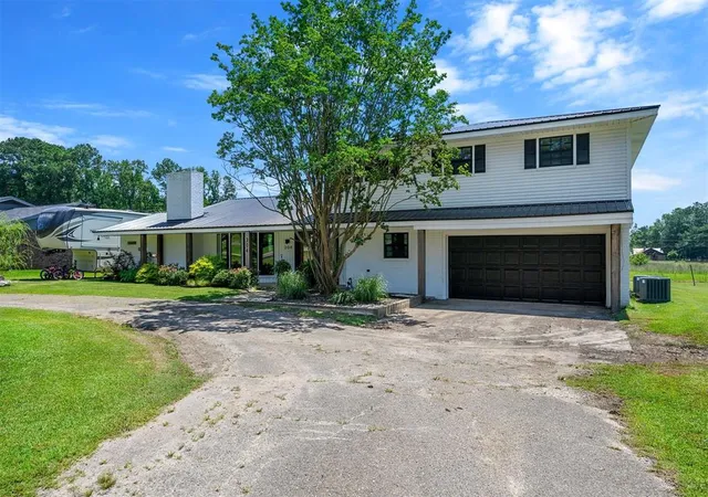 Photo 1 of Single family home for sale at 304 N Denison Rd, Idabel, OK 74745 | MLS# 1255557 | Listing updated on 2026-10-27