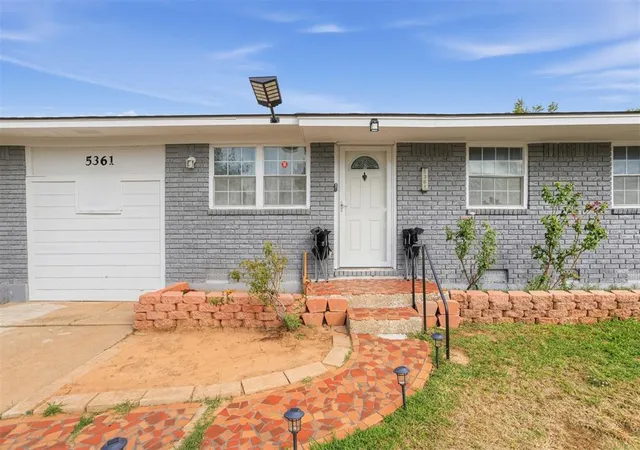Photo 2 of Single family home for sale at 5361 Nw Oak Ave, Lawton, OK 73505 | MLS# 1255561 | Listing updated on 2026-10-27