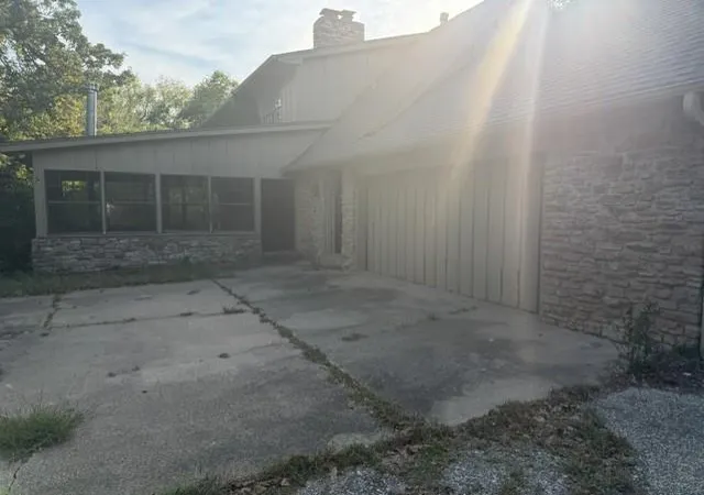 Photo 2 of Single family home for sale at 2100 S Coltrane Rd, Edmond, OK 73013 | MLS# 1255565 | Listing updated on 2026-10-27