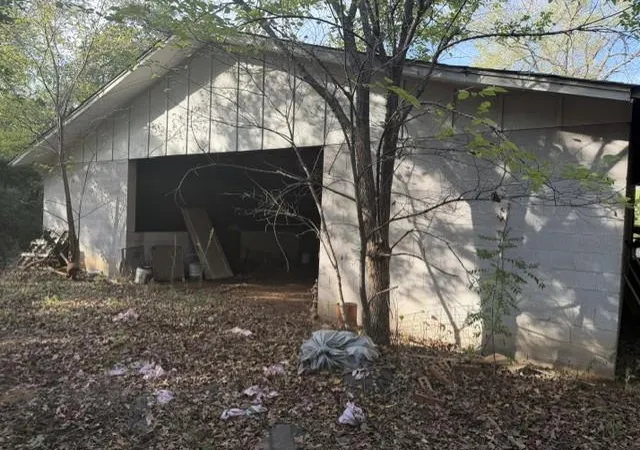 Photo 4 of Single family home for sale at 2100 S Coltrane Rd, Edmond, OK 73013 | MLS# 1255565 | Listing updated on 2026-10-27