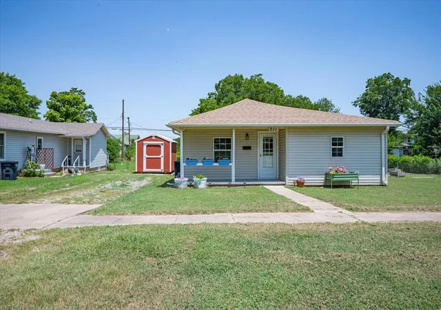 Photo 1 of Single family home for sale at 211 E 2nd Street, Stroud, OK 74079 | MLS# 1255568 | Listing updated on 2026-10-27