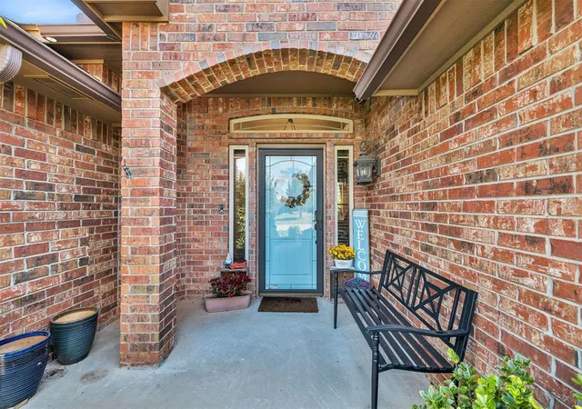Photo 2 of Single family home for sale at 716 Evening Dr, Yukon, OK 73099 | MLS# 1255572 | Listing updated on 2026-10-29
