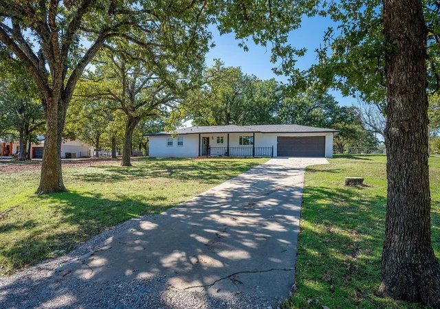 Photo 3 of Single family home for sale at 126 Pickard Dr, Mc Loud, OK 74851 | MLS# 1255581 | Listing updated on 2026-10-28