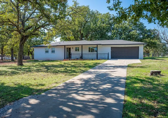 Photo 4 of Single family home for sale at 126 Pickard Dr, Mc Loud, OK 74851 | MLS# 1255581 | Listing updated on 2026-10-28