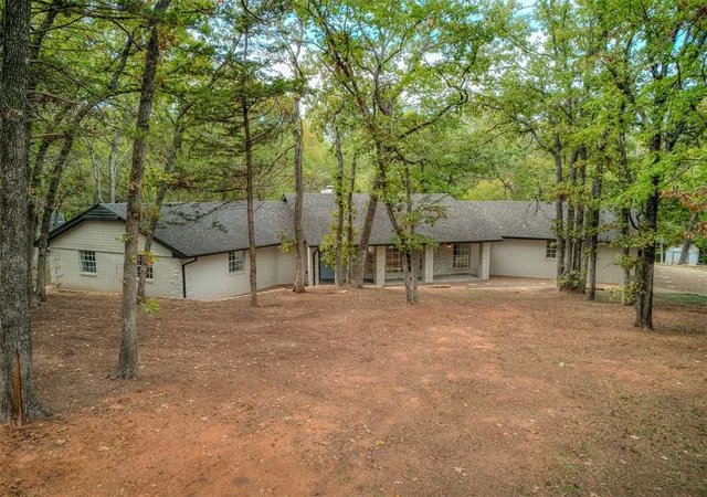 Photo 1 of Single family home for sale at 3814 Flora Dr, Norman, OK 73026 | MLS# 1255585 | Listing updated on 2026-10-28