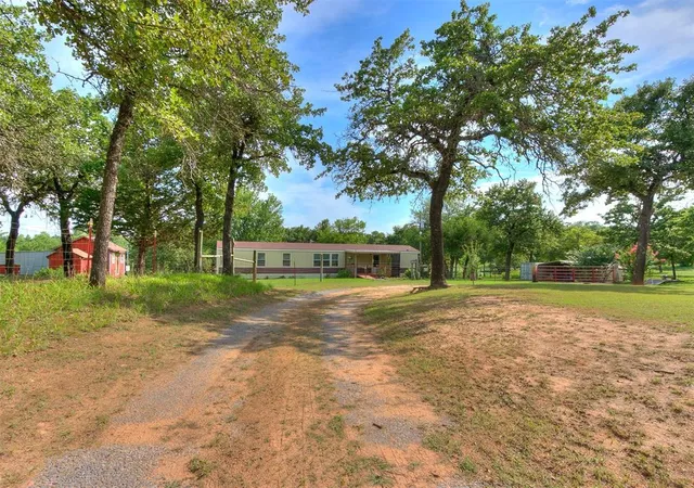Photo 4 of Single family home for sale at 9904 N Bethel Rd, Norman, OK 73026 | MLS# 1255586 | Listing updated on 2026-10-27