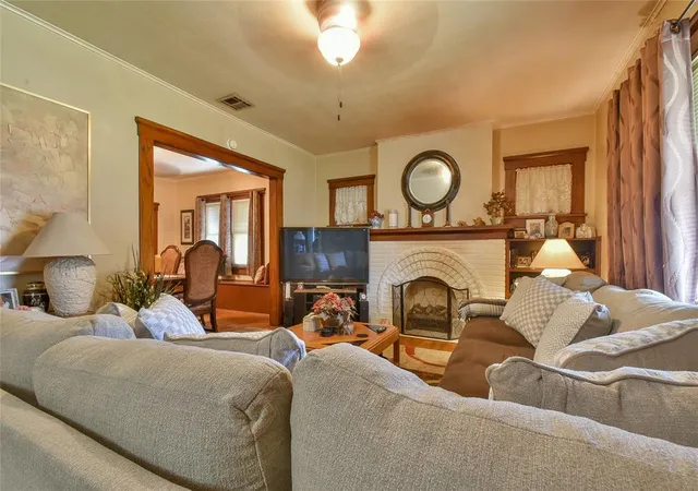 Photo 4 of Single family home for sale at 1936 NW 11th Street, Oklahoma City, OK 73106 | MLS# 1255593 | Listing updated on 2026-10-27