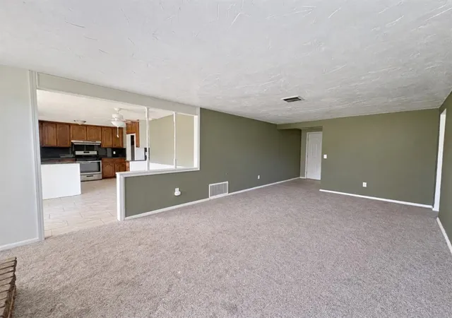 Photo 2 of Single family home for sale at 1054 Cumberland Mansion, Yukon, OK 73099 | MLS# 1255601 | Listing updated on 2026-10-27