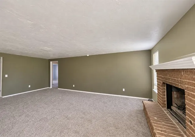Photo 4 of Single family home for sale at 1054 Cumberland Mansion, Yukon, OK 73099 | MLS# 1255601 | Listing updated on 2026-10-27