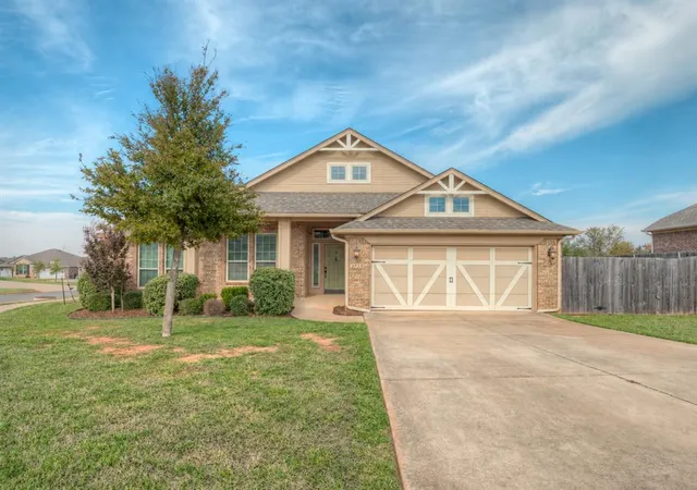 Single family home for sale at 3725 Painted Bird Ln, Norman, OK 73071 | MLS# 1255615