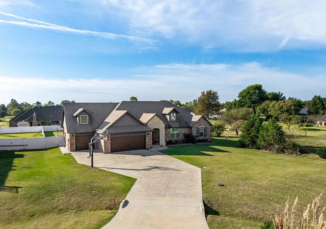 Photo 1 of Single family home for sale at 38427 Collina, Shawnee, OK 74804 | MLS# 1255616 | Listing updated on 2026-10-28