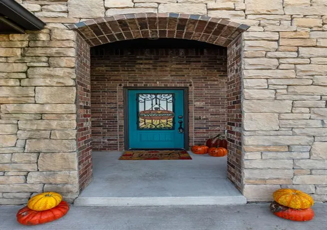 Photo 2 of Single family home for sale at 38427 Collina, Shawnee, OK 74804 | MLS# 1255616 | Listing updated on 2026-10-28