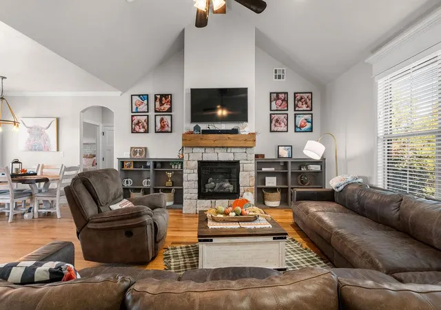 Photo 3 of Single family home for sale at 38427 Collina, Shawnee, OK 74804 | MLS# 1255616 | Listing updated on 2026-10-28
