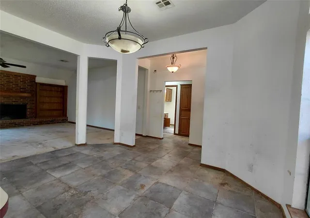 Photo 3 of Single family home for sale at 17012 Crst Valley, Edmond, OK 73012 | MLS# 1255617 | Listing updated on 2026-10-29