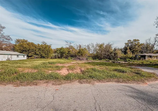 Photo 1 of Land for sale at 913 Sw 5th Street, Anadarko, OK 73005 | MLS# 1255622 | Listing updated on 2026-10-28