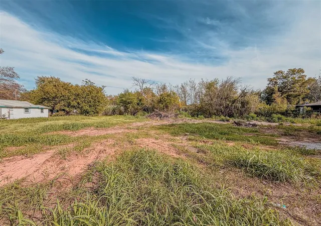 Photo 2 of Land for sale at 913 SW 5th Street, Anadarko, OK 73005 | MLS# 1255622 | Listing updated on 2026-10-28