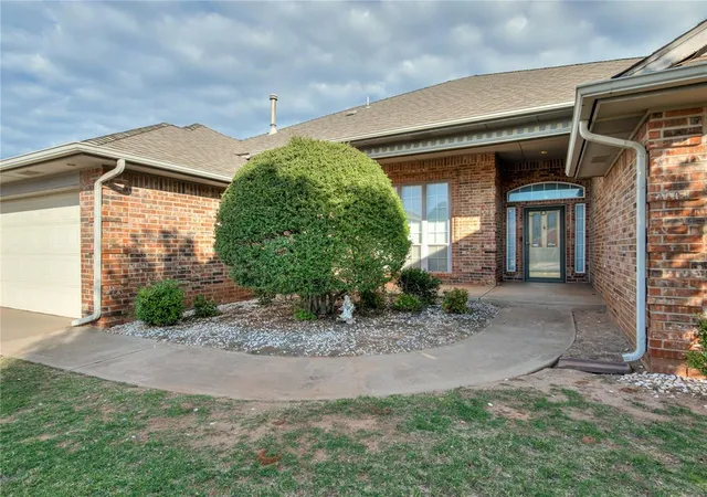 Photo 3 of Single family home for sale at 9105 Sw 25th Street, Oklahoma City, OK 73128 | MLS# 1255629 | Listing updated on 2026-10-29
