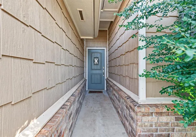 Photo 2 of Single family home for sale at 18816 Autumn Grv Dr, Edmond, OK 73012 | MLS# 1255631 | Listing updated on 2026-10-27