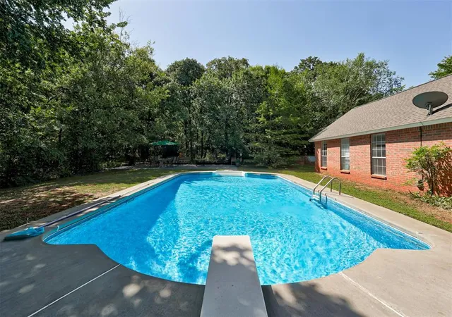 Photo 3 of Single family home for sale at 2607 Morning Glory Dr, Norman, OK 73026 | MLS# 1255646 | Listing updated on 2026-10-29