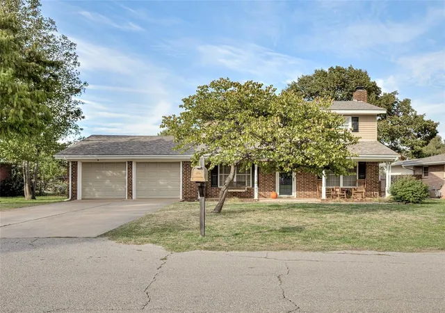Photo 1 of Single family home for sale at 1506 W Ash St, El Reno, OK 73036 | MLS# 1255656 | Listing updated on 2026-10-28