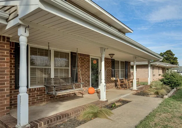 Photo 3 of Single family home for sale at 1506 W Ash St, El Reno, OK 73036 | MLS# 1255656 | Listing updated on 2026-10-28